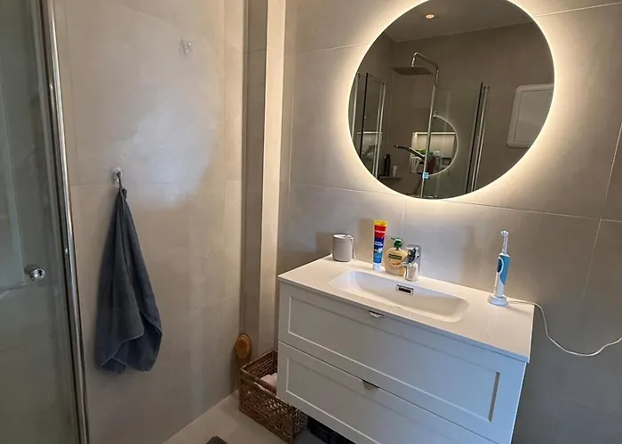 Apartment Moderne 3-roms Naer Sentrum